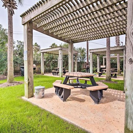 Galveston Condo With Oceanfront Views And 2 Pools Экстерьер фото